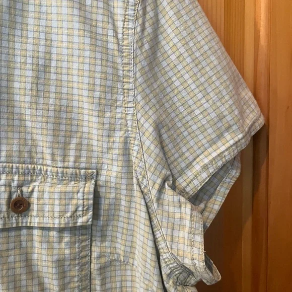 Eddie Bauer poplin Short-Sleeve Button Down Shirt - Picture 4 of 5